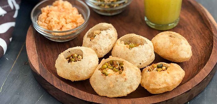 Street Foods in Ahmedabad: 10 Best Gujarati Street Foods to Try