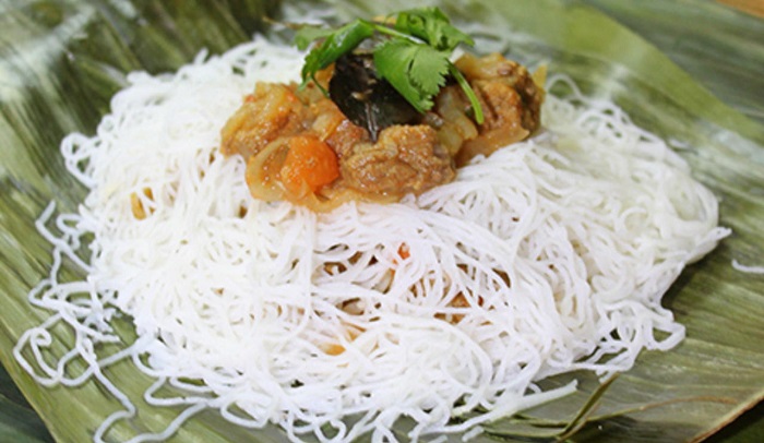 Indian Street Food: 15 list of Best Street Foods in India (Veg. &#038; Non Veg.)