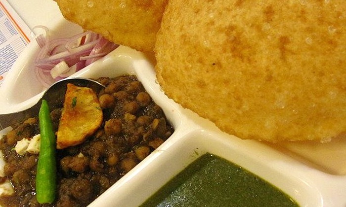 Indian Street Food: 15 list of Best Street Foods in India (Veg. &#038; Non Veg.)